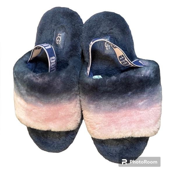 UGG Shoes - UGG FLUFFY SANDALS SIZE 5